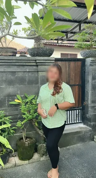 Ayesha, 39