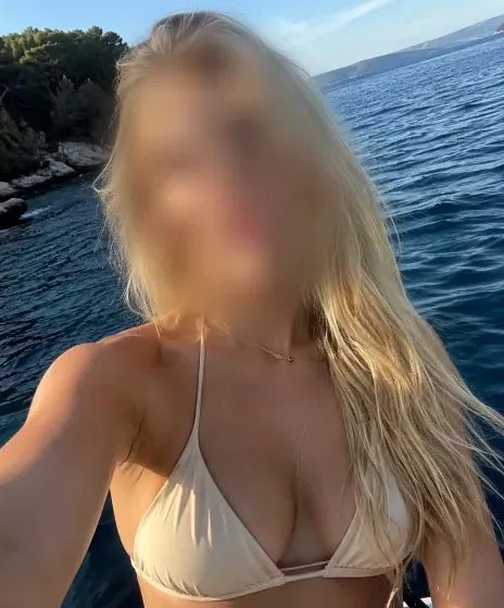 Charlotte, 27