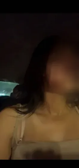 Daisy, 27