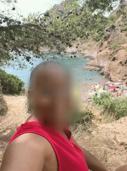 Isla, 33