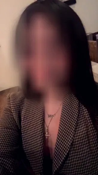 Isobel, 29