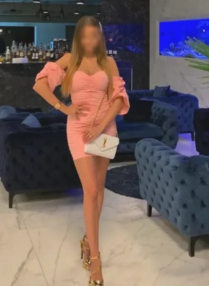 Mhairi, 25