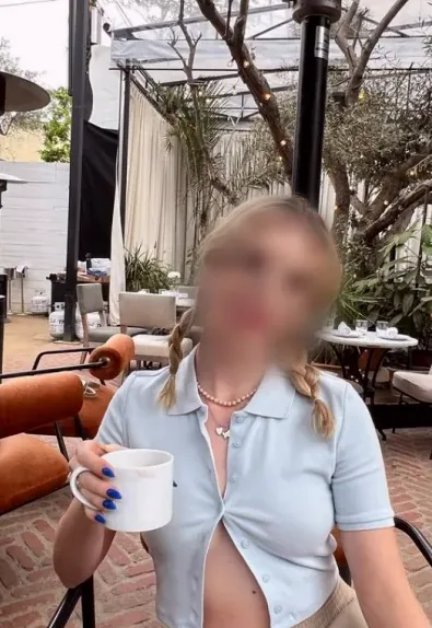 Sofia, 27