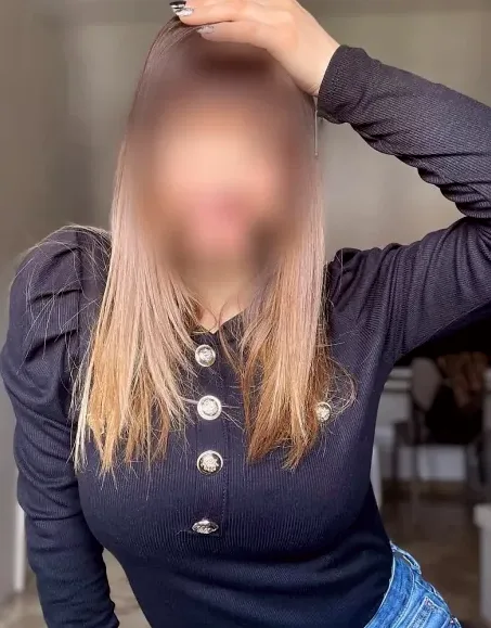 Yasmin, 37